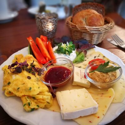 have-breakfast-3420133_640